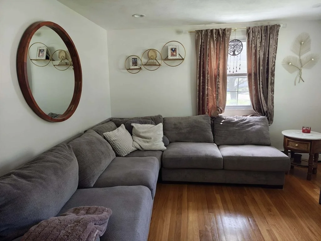 Photo of 25 Manor Rd