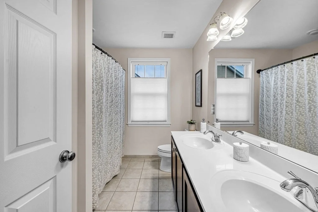 Photo of 16 York Cir