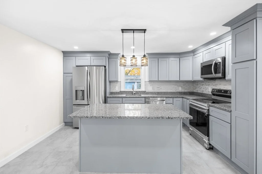 Photo of 25 Lakeview St