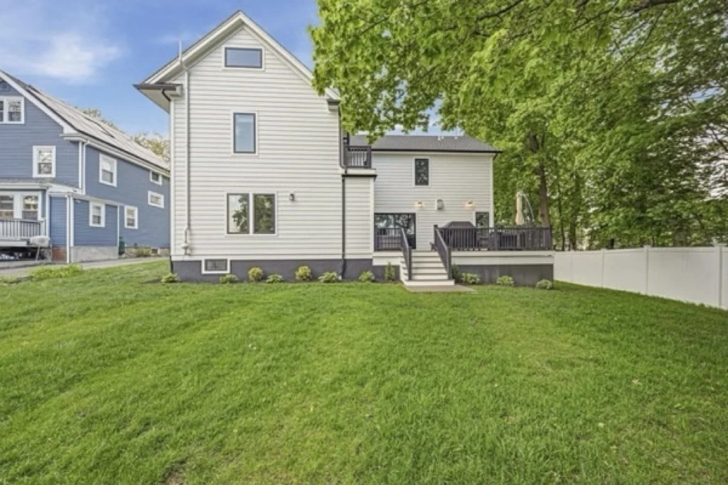 Photo of 284 Webster St
