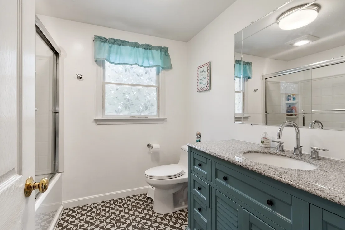 Photo of 1 Laurelwoods Dr