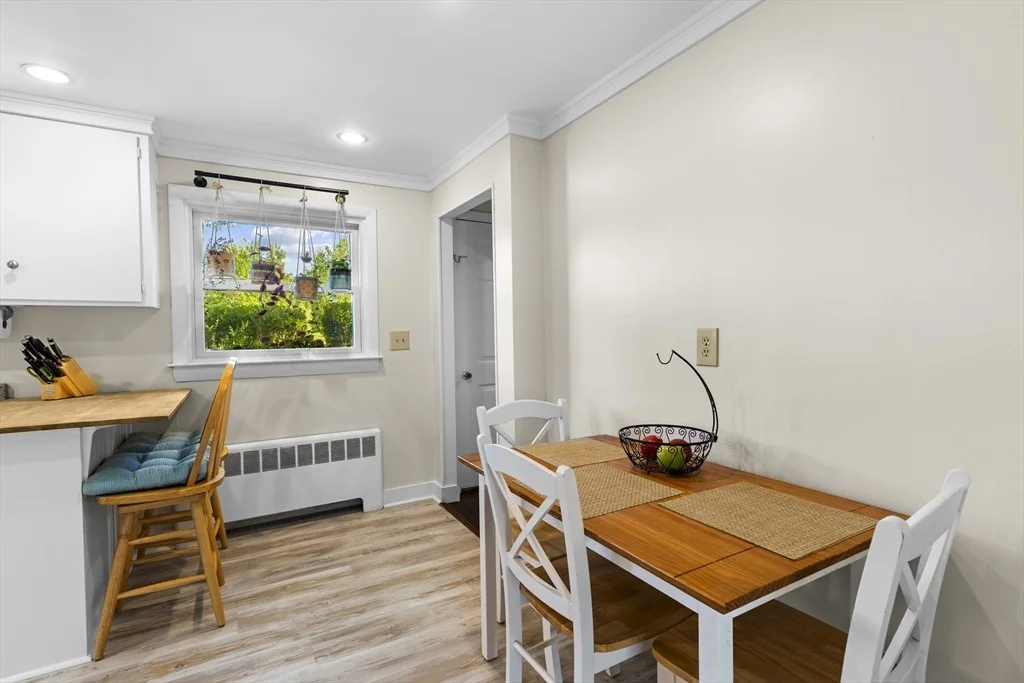 Photo of 262 Main St
