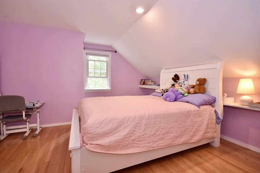 Photo of 64 Roseland Ter