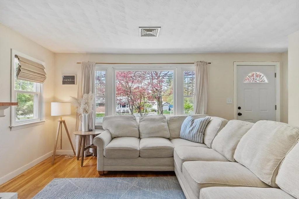 Photo of 123 Plain Rd