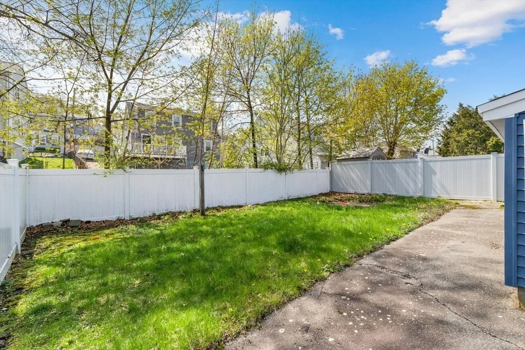 Photo of 152 Springvale Ave