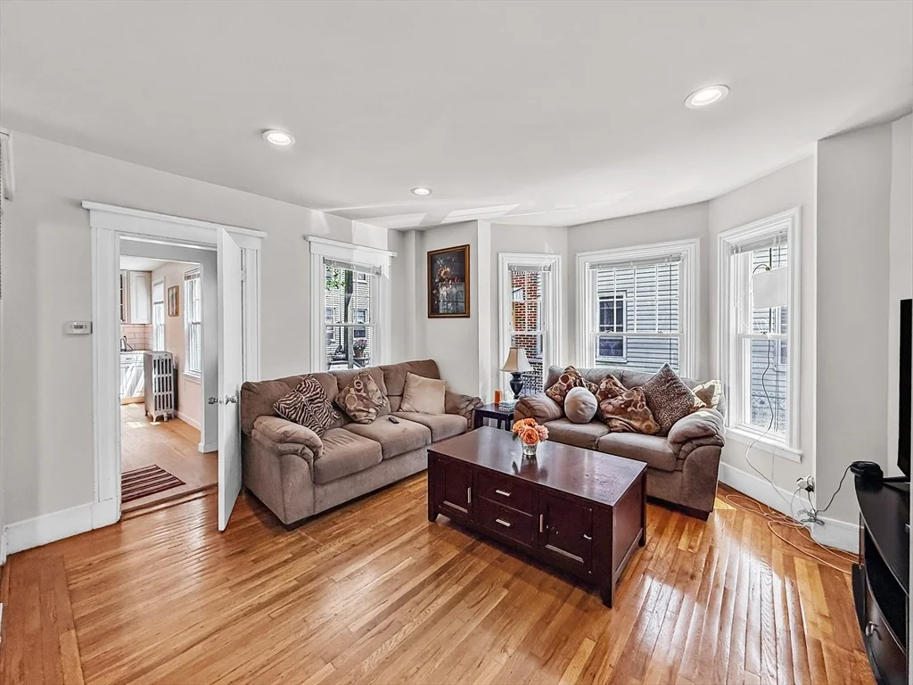 Photo of 76 Baldwin Ave