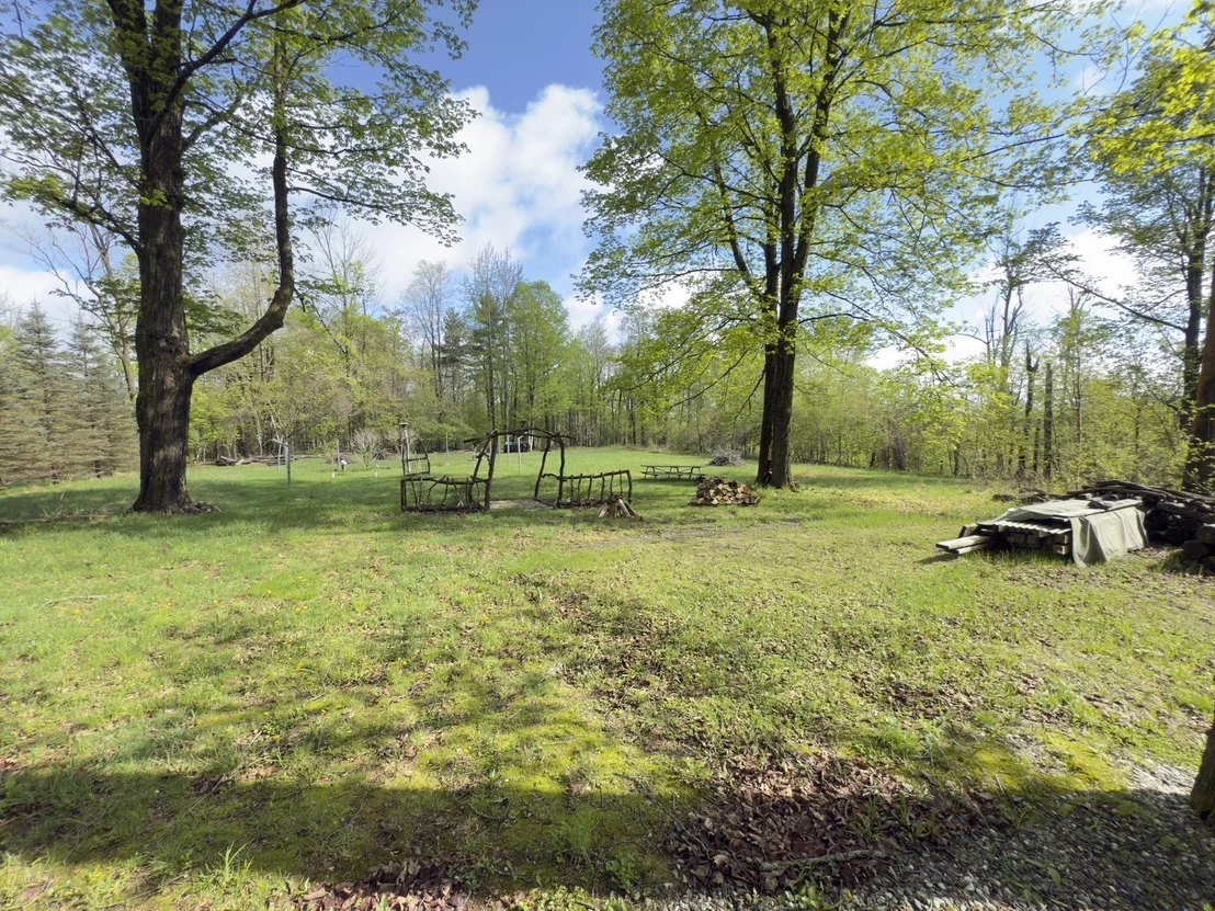 Photo of 1069 West Road