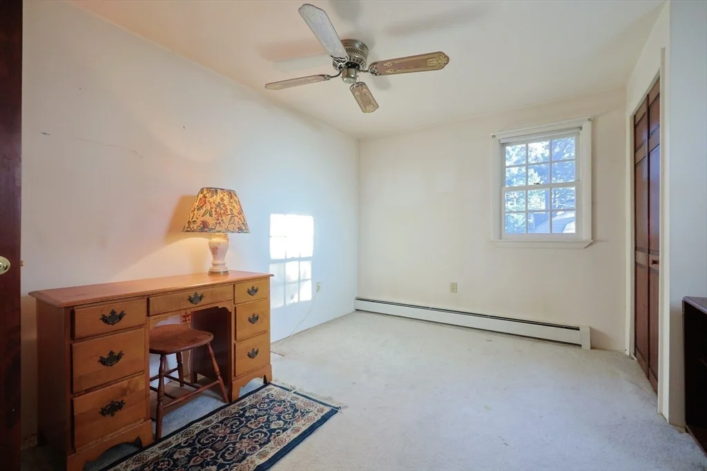 Photo of 587 Common St
