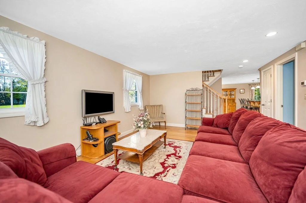 Photo of 12 Dawn Dr
