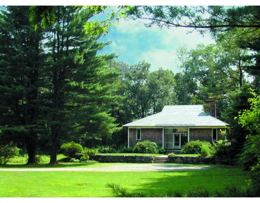 Photo of 105 Trapelo Rd