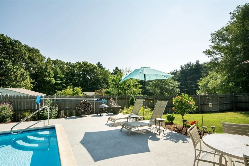 Photo of 18 Howland Cir