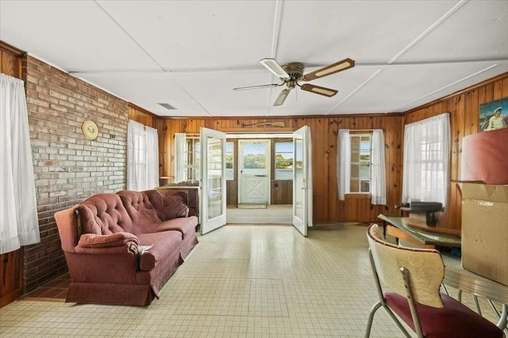 Photo of 730 Eastside Rd