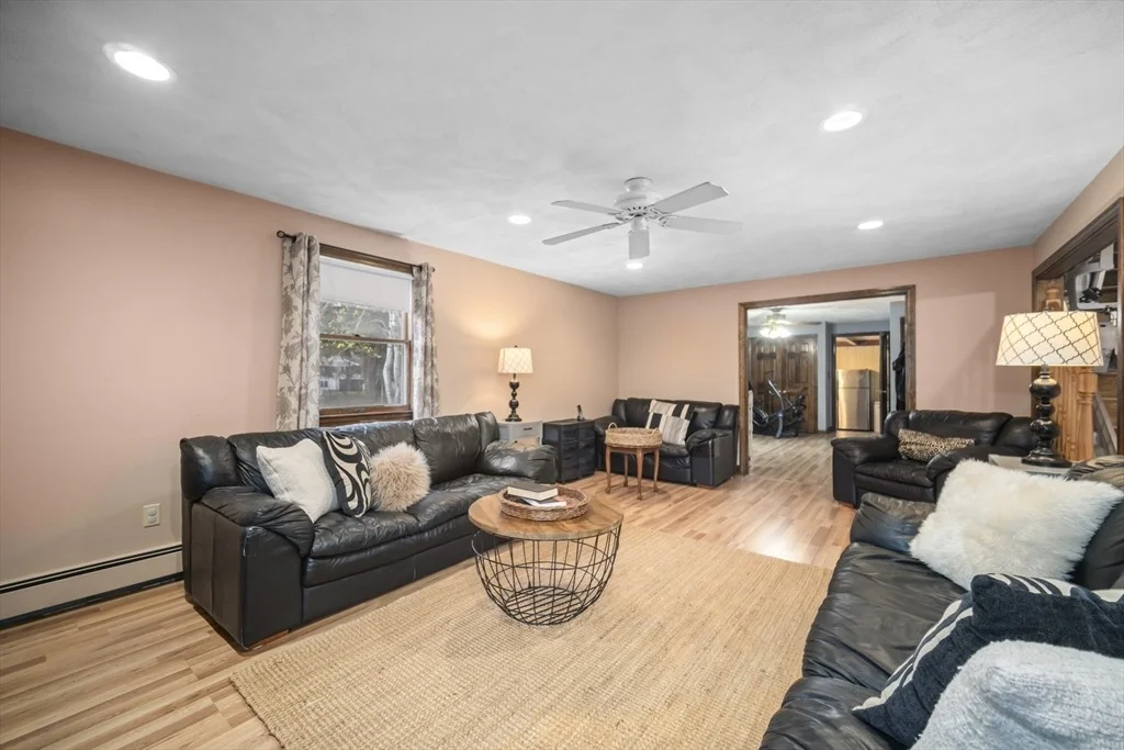 Photo of 17 Wagonwheel Rd