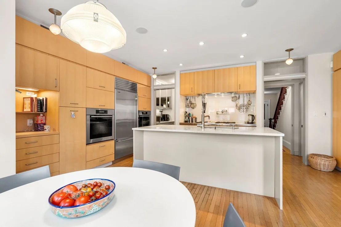 Photo of 41 Concord Sq