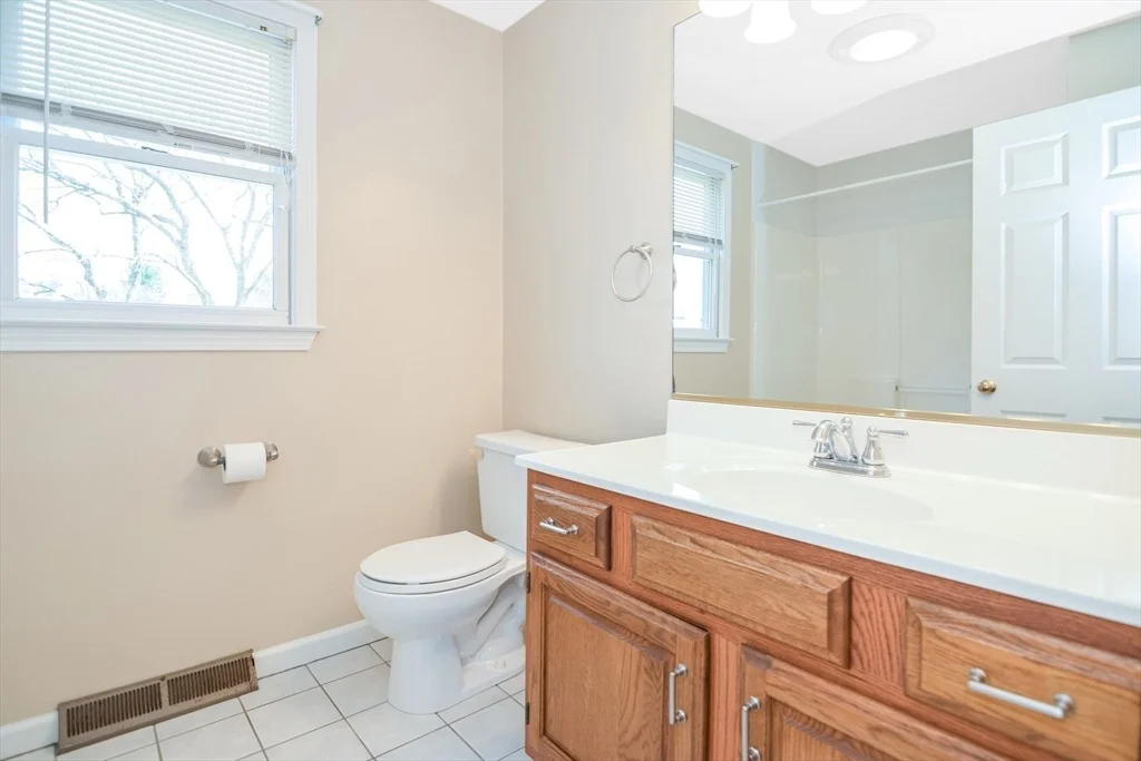 Photo of 34 Laura Ln