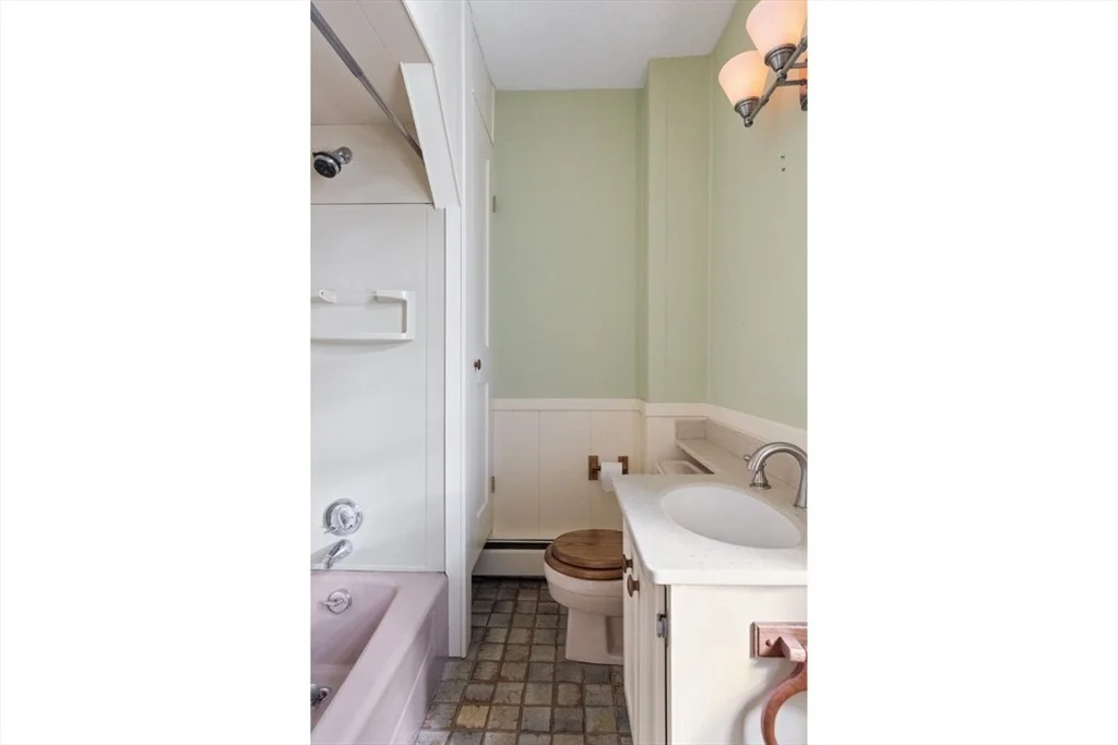 Photo of 20 Riverview Ave