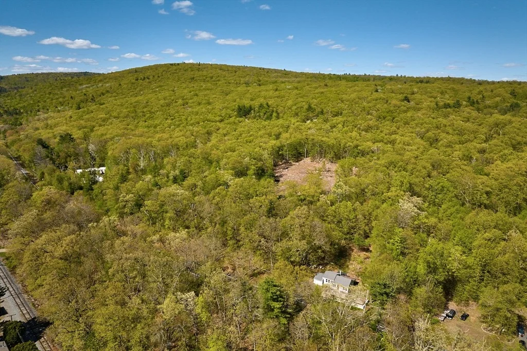 Photo of 140 Amherst Rd