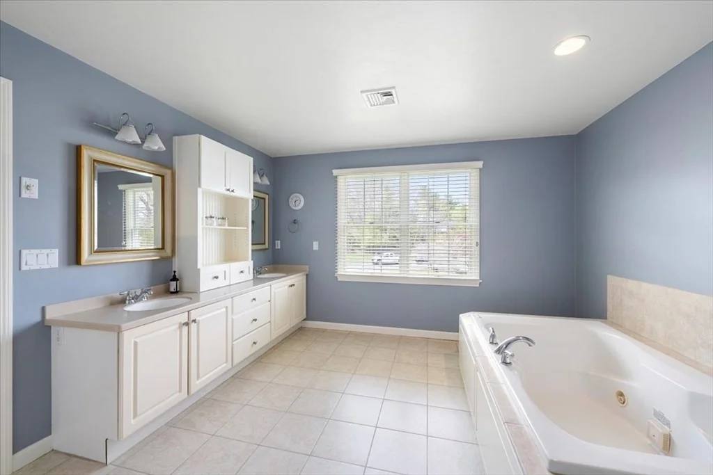 Photo of 7 Jacqueline Circle