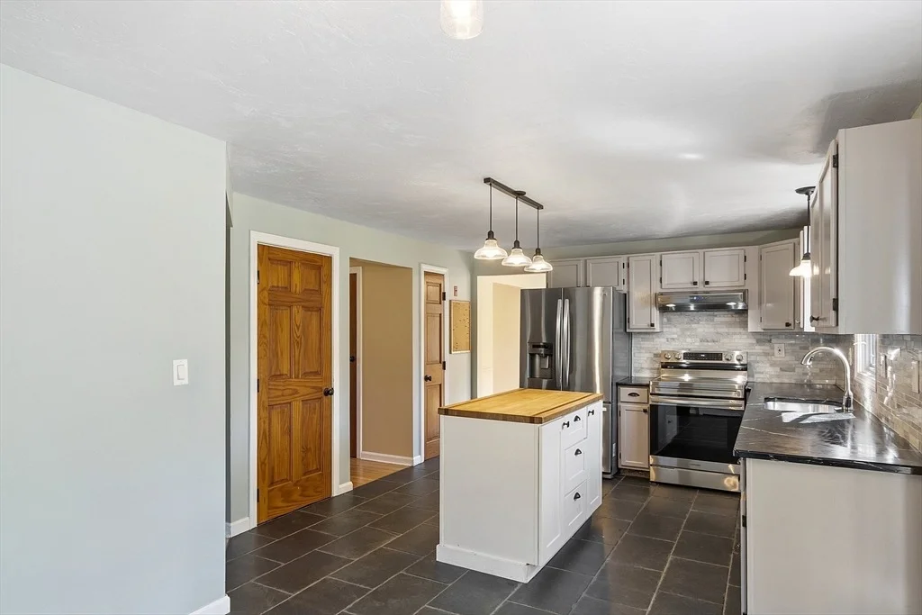 Photo of 6 Ashton Ln