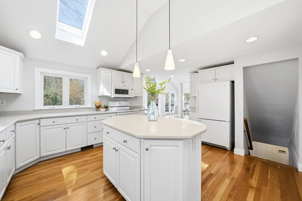 Photo of 98 Blossomcrest Rd