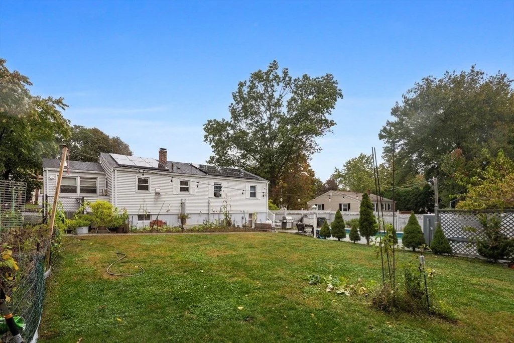 Photo of 18 Sterling Ave