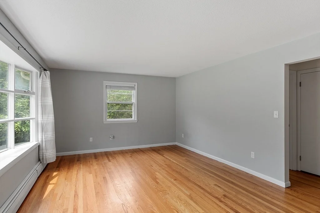 Photo of 374 Mill St Ext