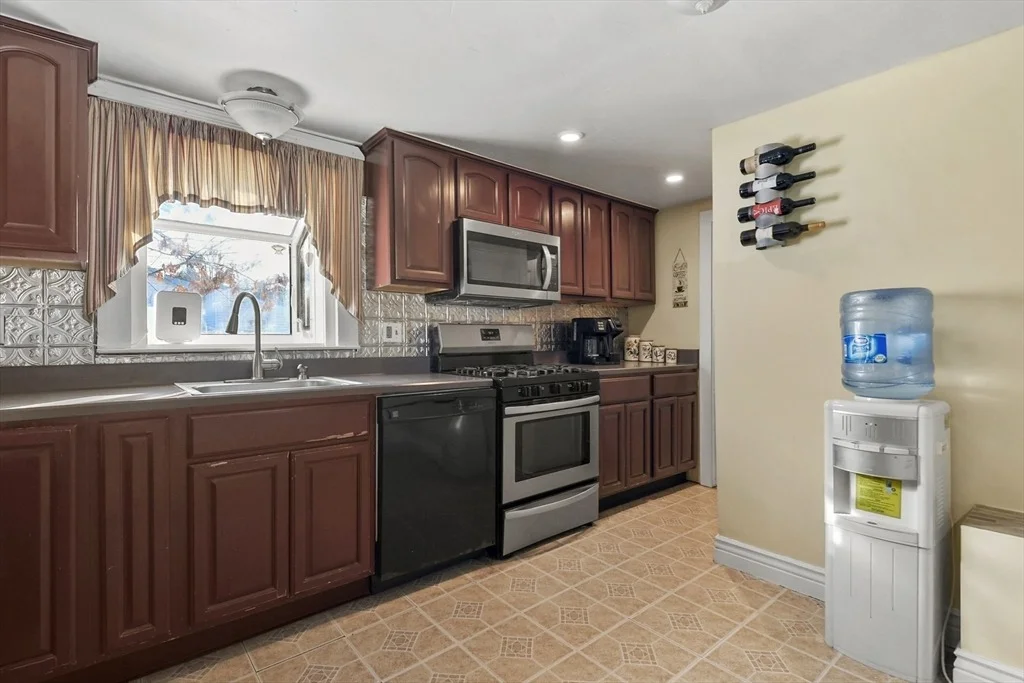 Photo of 23 Edgewood Rd