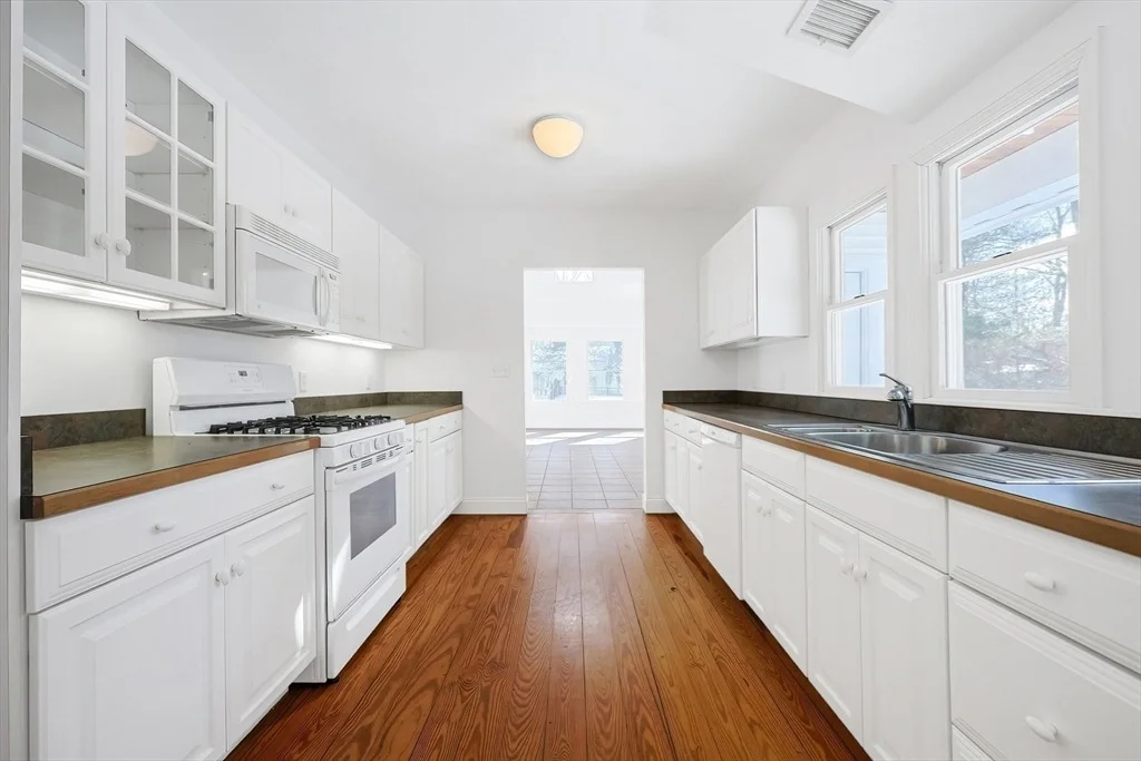 Photo of 7 Cottage Dr