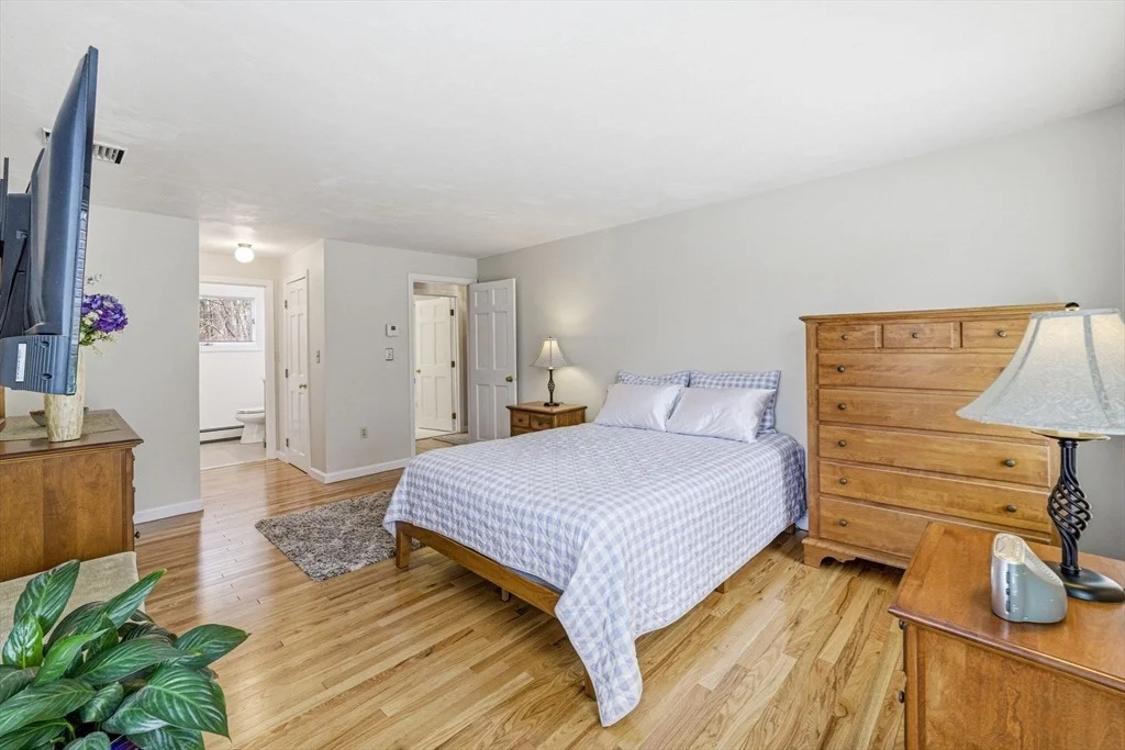 Photo of 26 Longfellow Dr