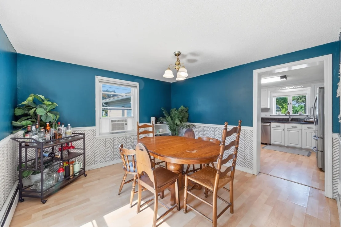 Photo of 380 Plumtree Rd