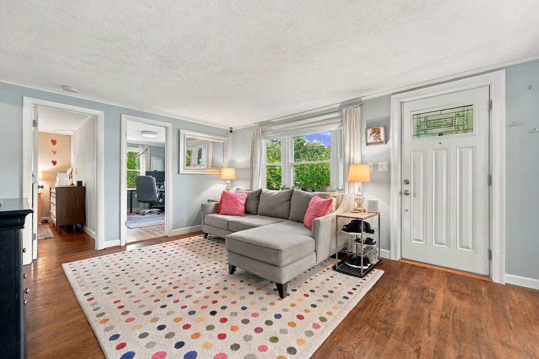 Photo of 54 Joclyn Ave