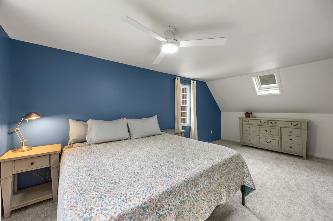 Photo of 34 Commodore Ln