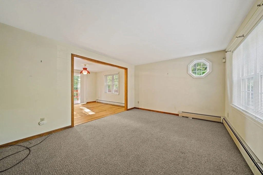Photo of 20 Biscayne Dr