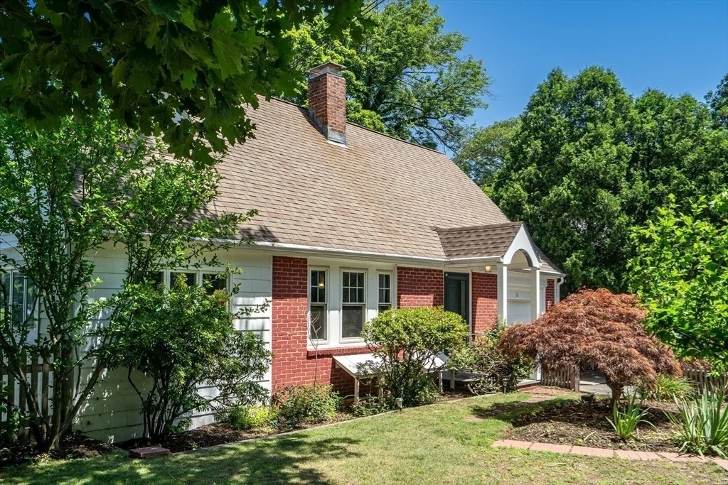 Photo of 16 Roundwood Rd
