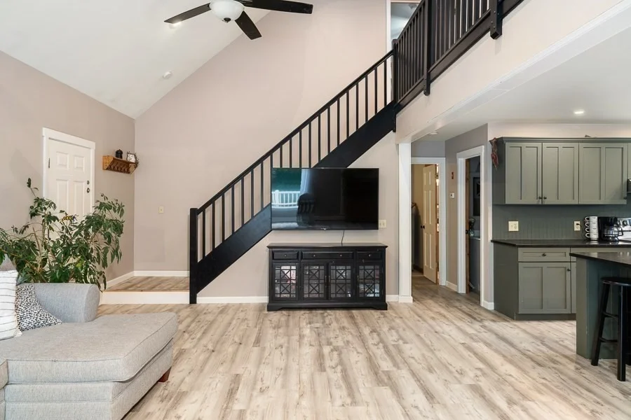 Photo of 115 River Rd