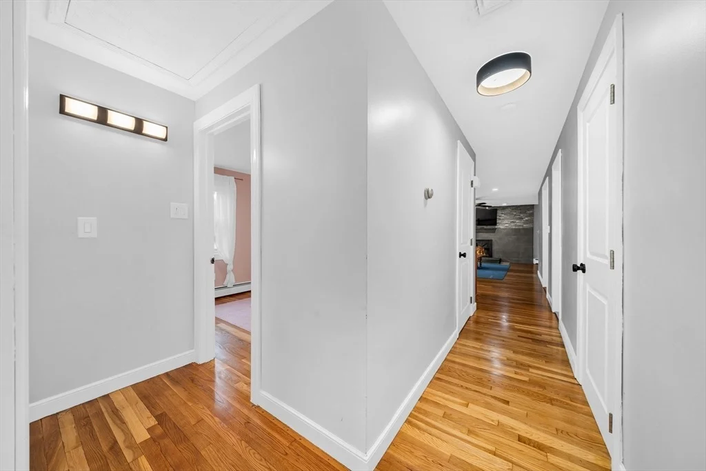 Photo of 8 Willowdale Dr