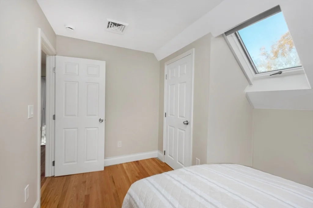 Photo of 103 Mayflower Ln