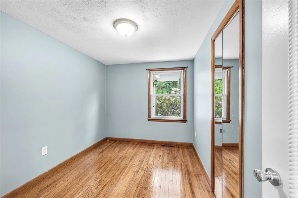 Photo of 747 N Branch Pkwy