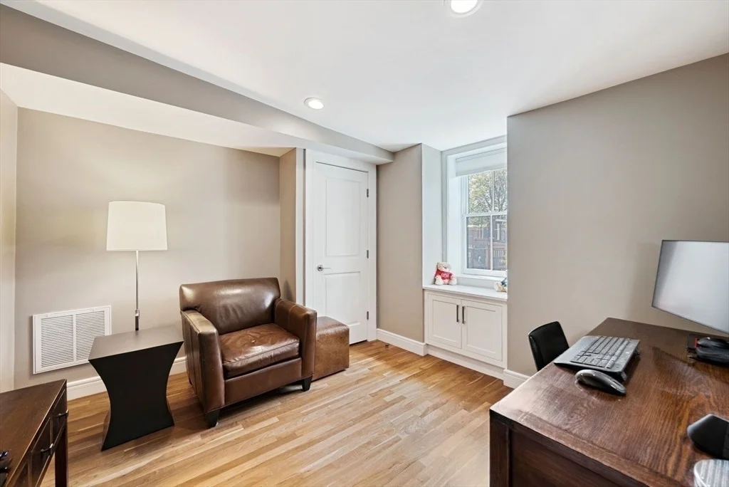 Photo of Unit 2 at 20 Dwight St
