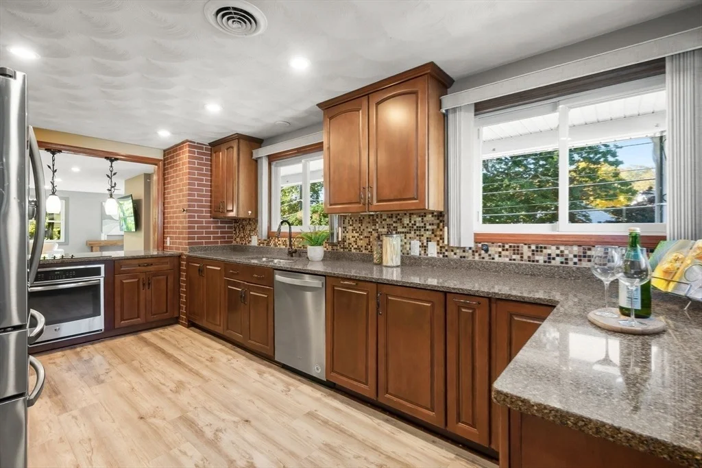 Photo of 97 Oak St