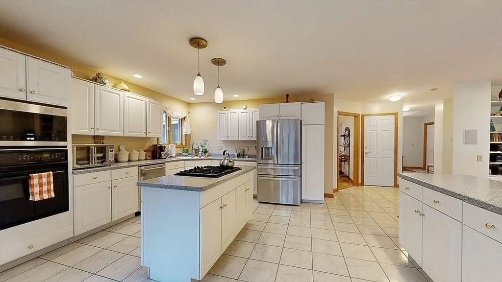 Photo of 51 Sheffield Dr