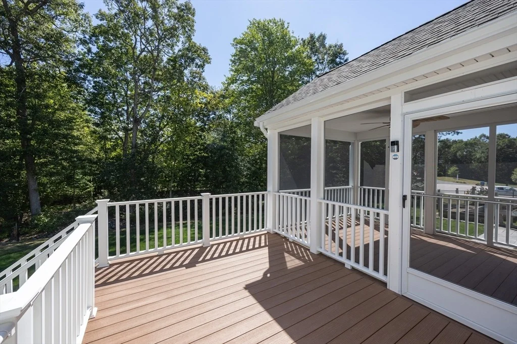 Photo of 11 Willow Brook Ln