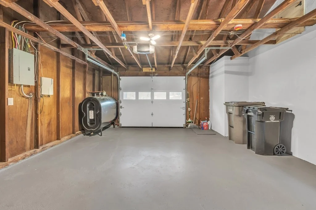 Photo of 33 Ruthellen Rd