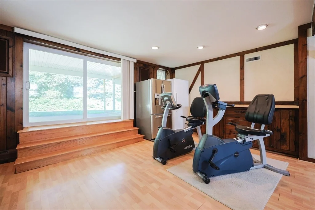 Photo of 6 Weetamoe Dr