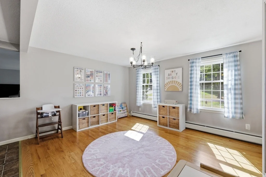 Photo of 175 Pontoosic Rd