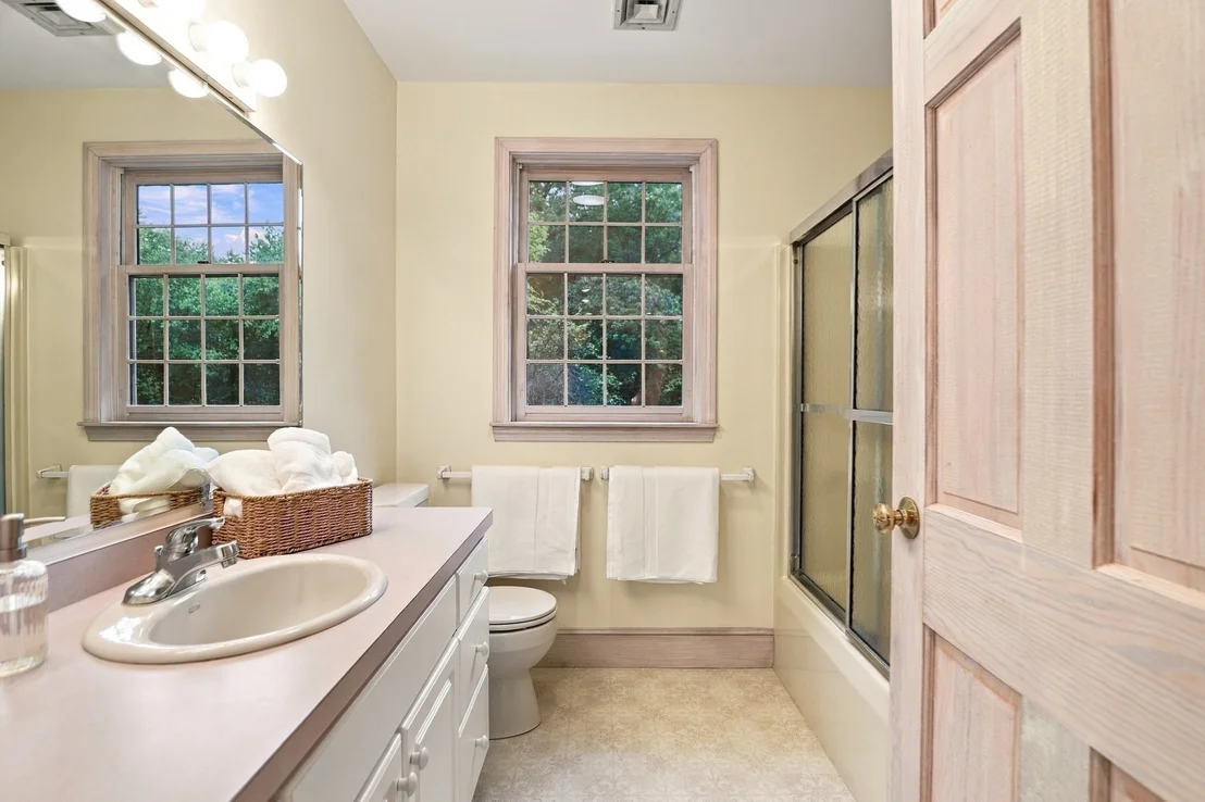 Photo of 9 Fox Run Dr