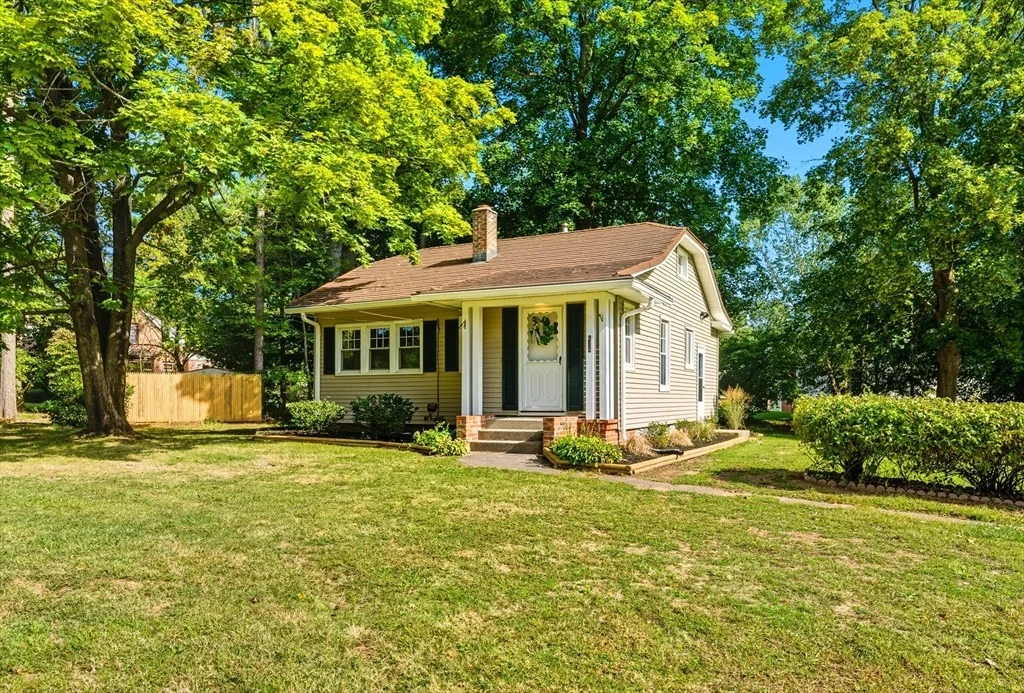 Photo of 636 Amostown Road