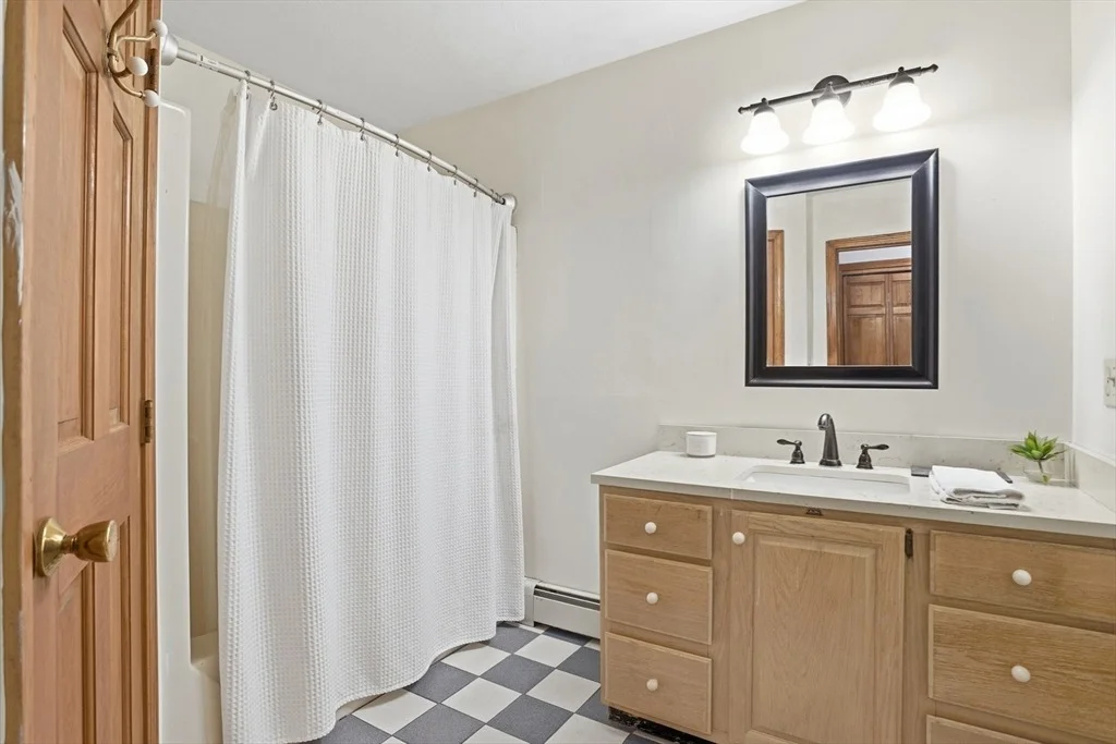 Photo of 25 Thomas Pl