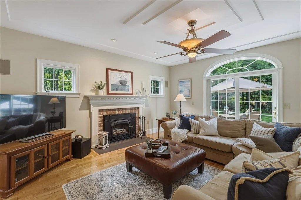 Photo of 2 Bayberry Ln