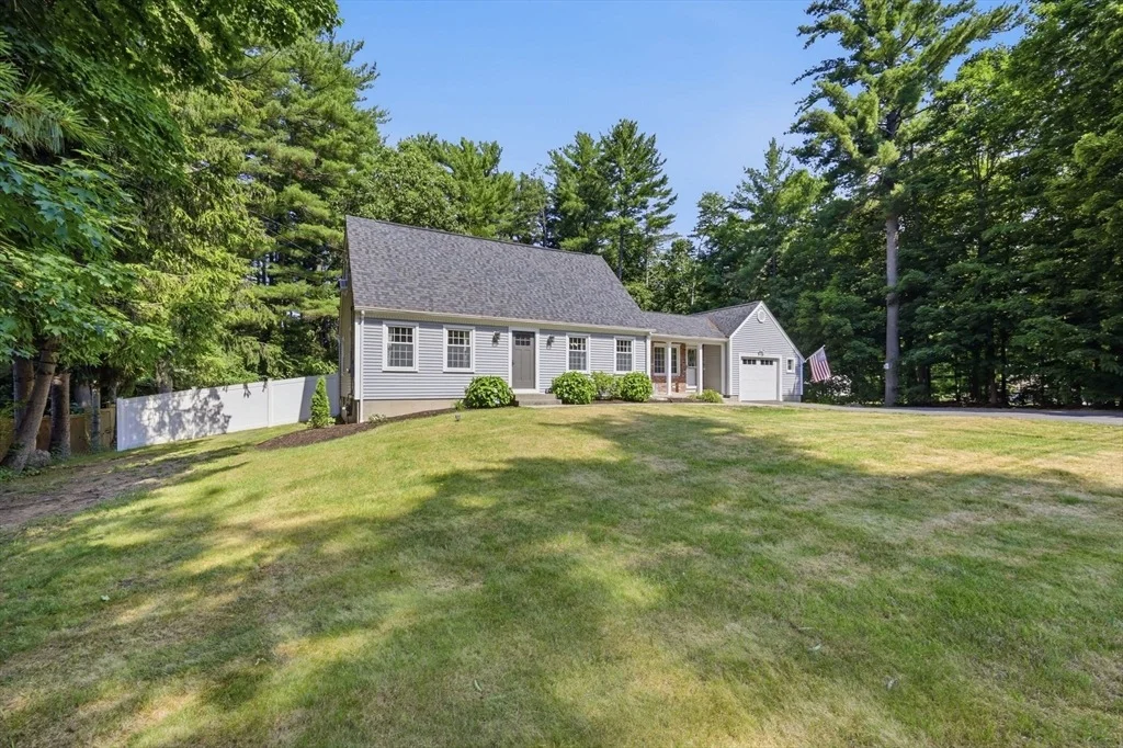 Photo of 175 Pontoosic Rd